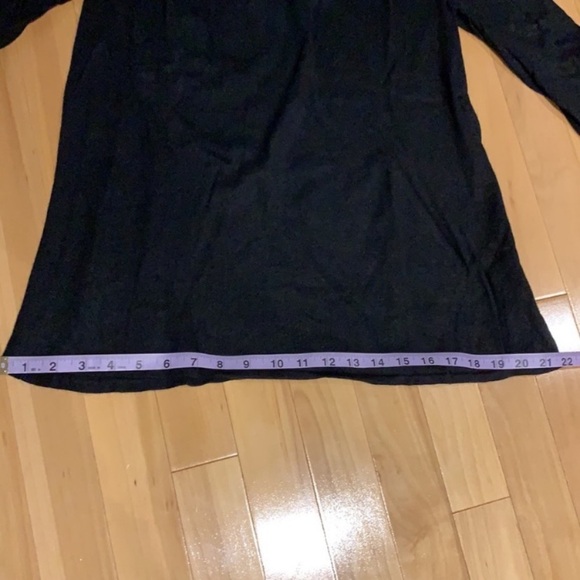 RW&CO 3/4 length black turtleneck - size M - Picture 16 of 16
